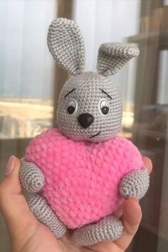 Free Pattern Rabbit with Heart Amigurumi 1