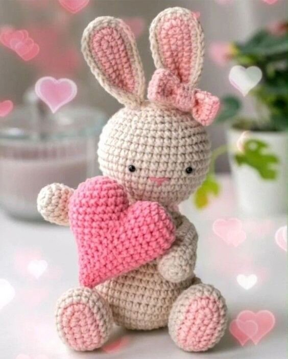 Free Pattern Rabbit with Heart Amigurumi 3