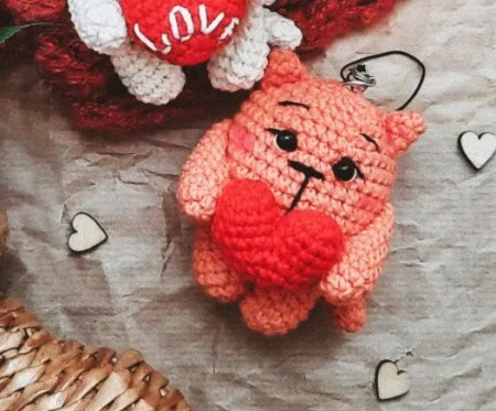 Heart Cat Keychain Amigurumi Free Pattern