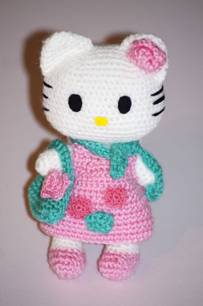 Hello Kitty Amigurumi Free Pattern 4