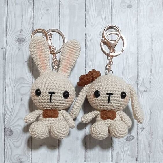 Keychain Bunny Amigurumi Free Pattern 4