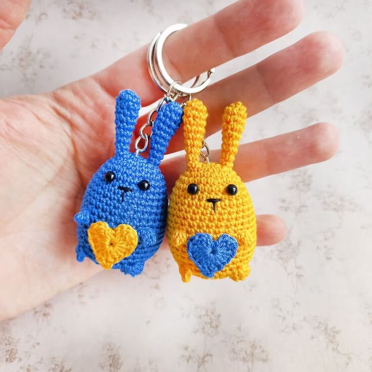 Keychain Bunny Amigurumi Free Pattern 6