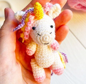 Keychain Unicorn Amigurumi Free Pattern