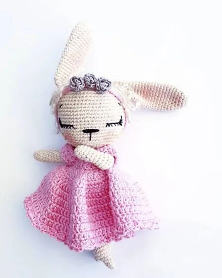 Knitting Amigurumi Bunny Latta in Dress Pattern 6