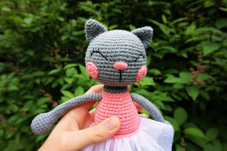 Knitting Amigurumi Cat Ballerina Free Pattern 1