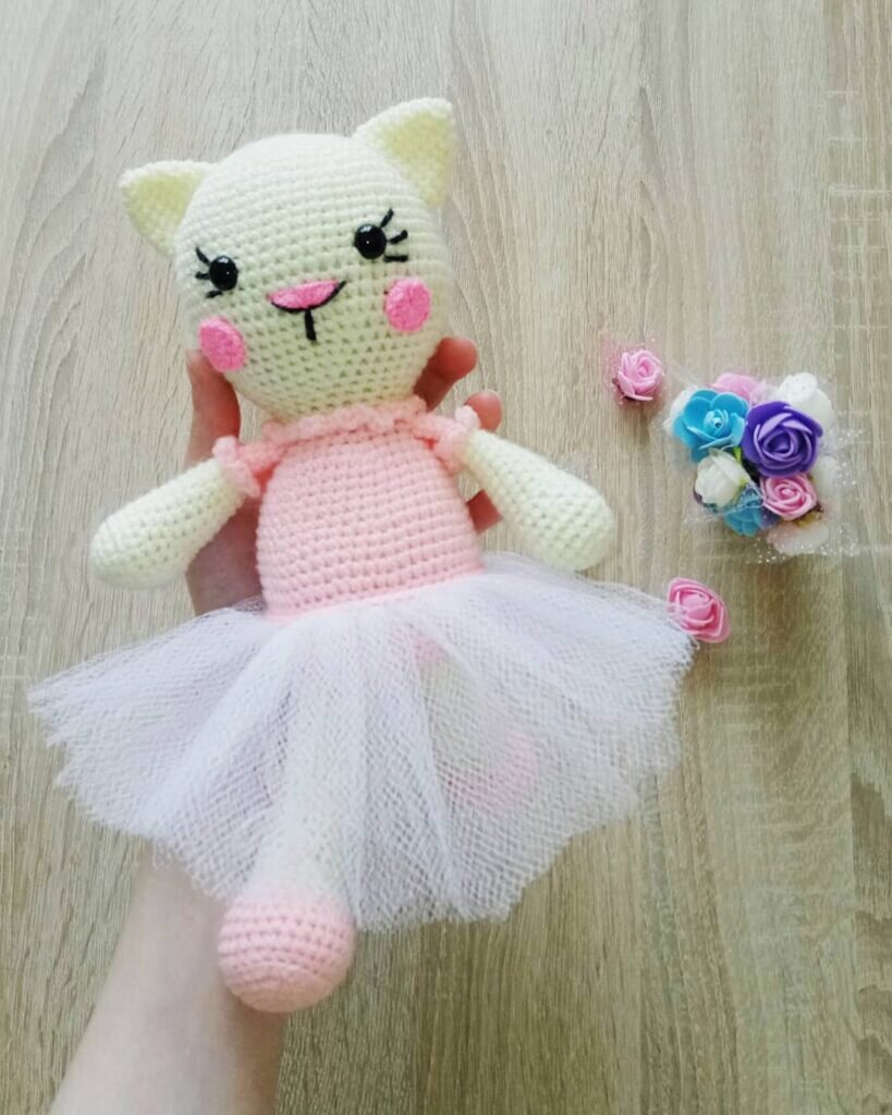 Knitting Amigurumi Cat Ballerina Free Pattern 5