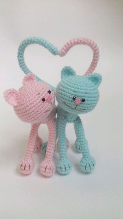 Knitting Cat Valentine’s Day Free Crochet Pattern 1