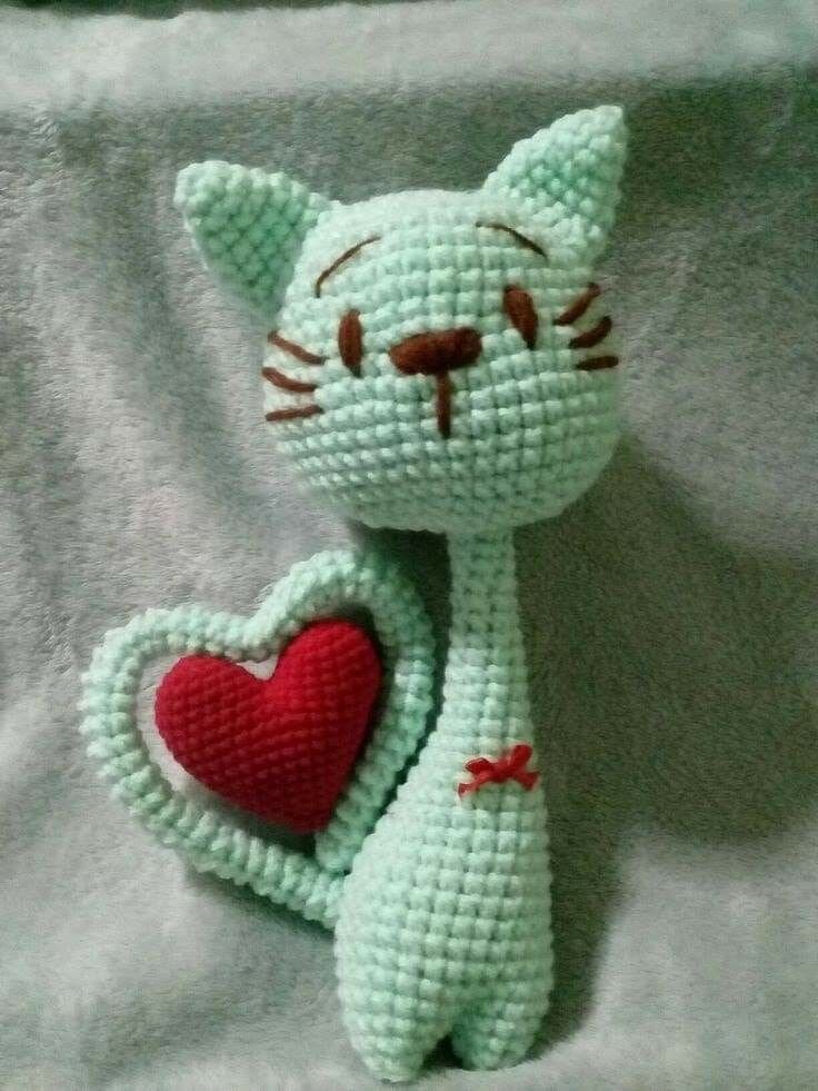 Knitting Cat Valentine’s Day Free Crochet Pattern 2