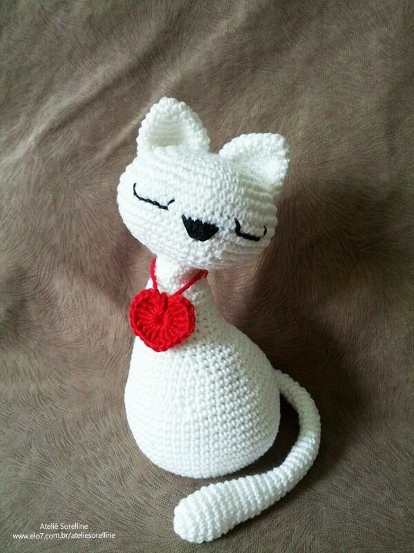 Knitting Cat Valentine’s Day Free Crochet Pattern 3