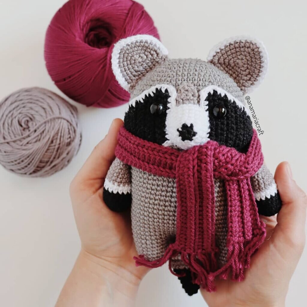 Knitting Raccoon Amigurumi Free Pattern 12