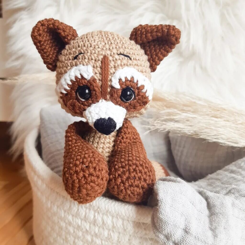 Knitting Raccoon Amigurumi Free Pattern 4