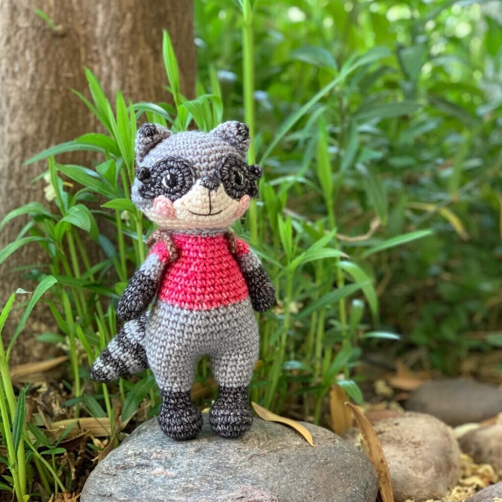 Knitting Raccoon Amigurumi Free Pattern 6