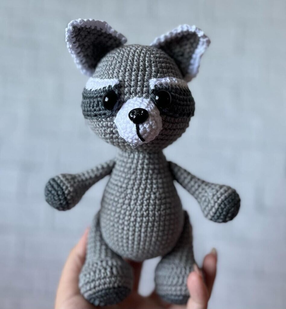 Knitting Raccoon Amigurumi Free Pattern 8