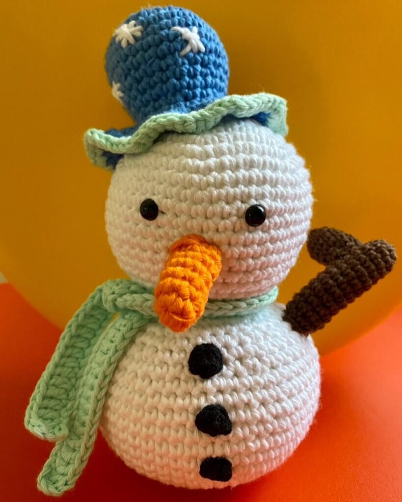 Knitting Snowman Amigurumi Free Pattern 4