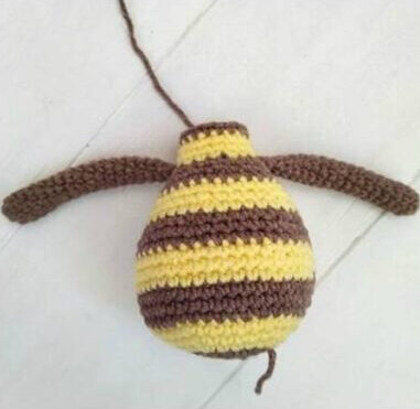 Knitting Toy Amigurumi Bee Pattern 2