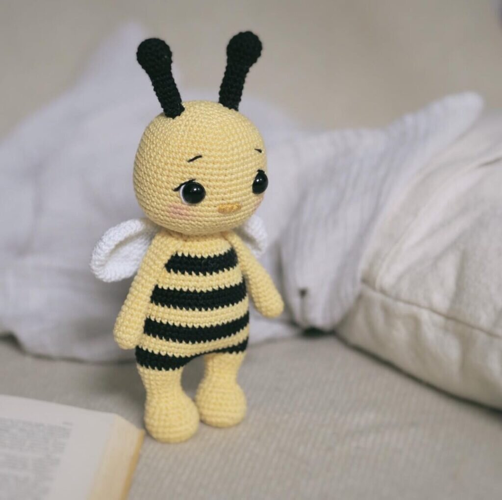 Knitting Toy Amigurumi Bee Pattern 5