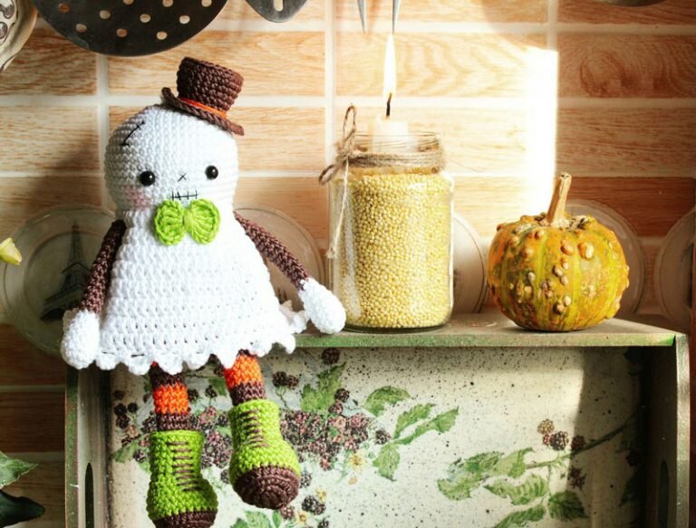 Knitting Toy Amigurumi Ghost Free Pattern