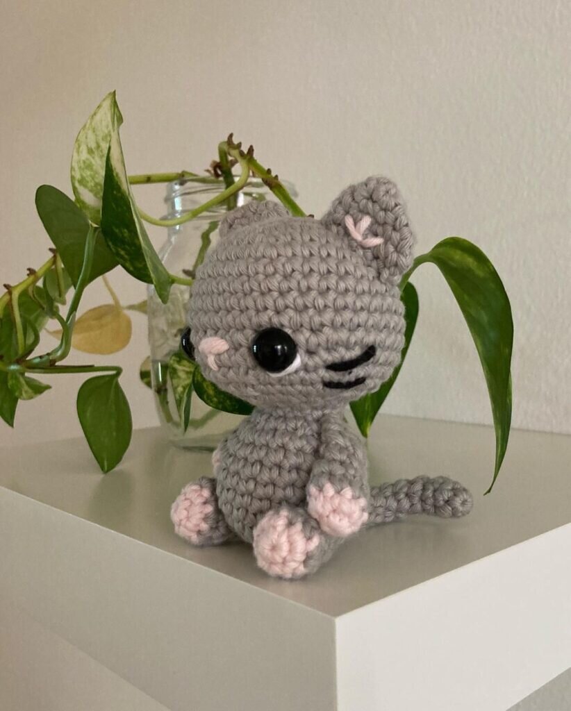 Knitting Toy Amigurumi Knitten Free Pattern 3