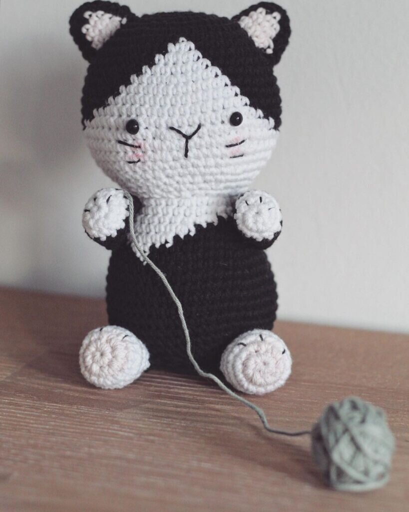 Knitting Toy Amigurumi Knitten Free Pattern 7