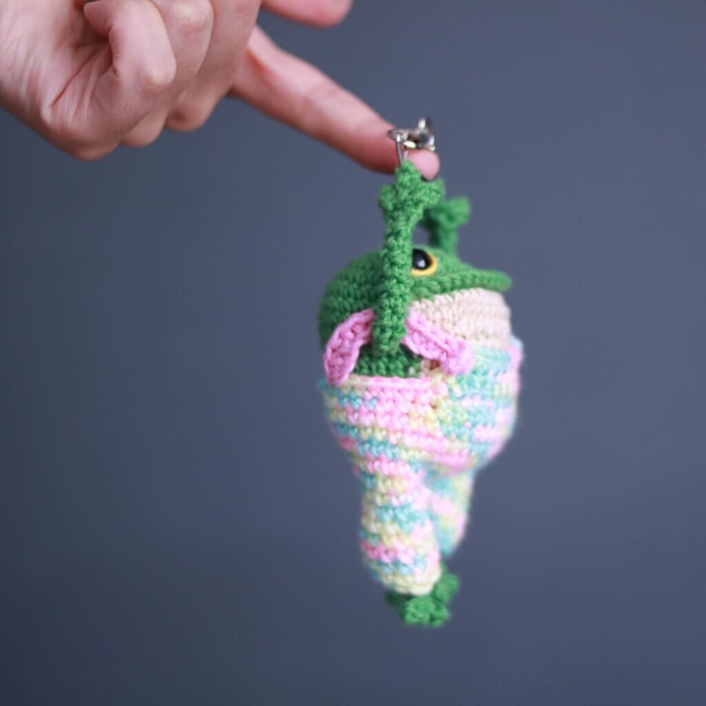 Knitting Toy Frog Amigurumi Free Pattern 9