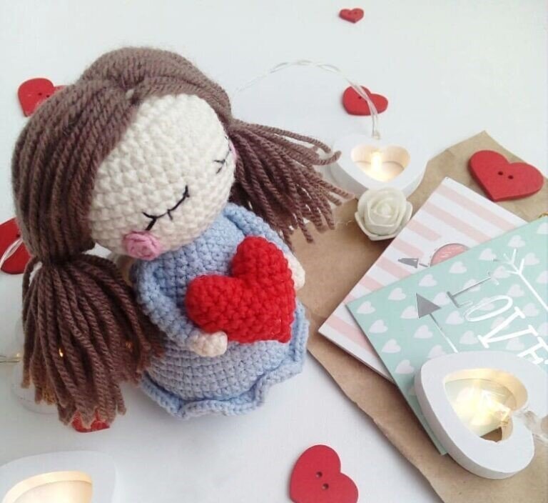 Knitting Valentine Doll Amigurumi Free Pattern 1