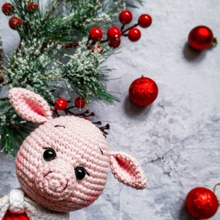 Making Knitted Amigurumi Pig 1