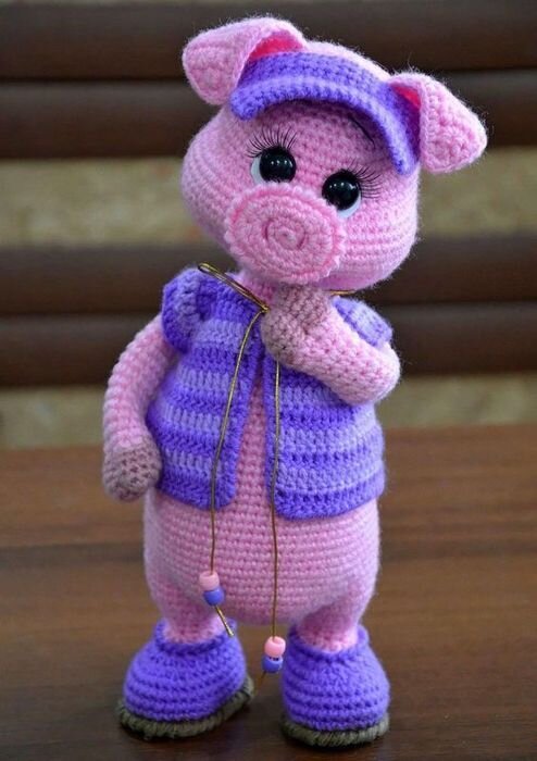 Making Knitted Amigurumi Pig 4