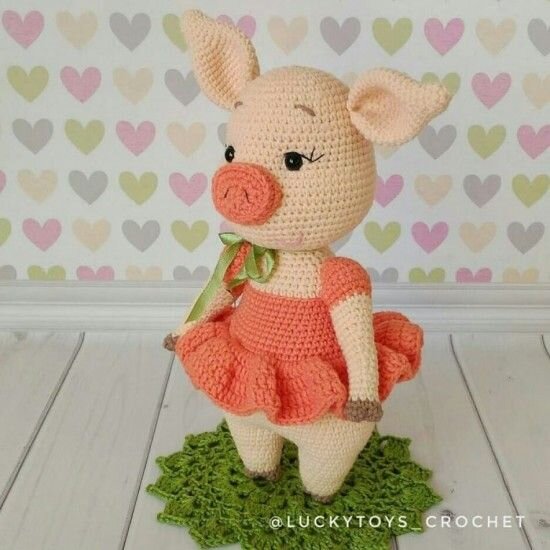 Making Knitted Amigurumi Pig 9