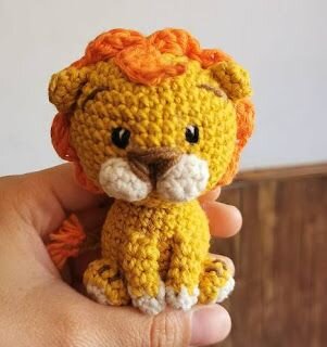 Mini Toy Amigurumi Lion Pattern 4