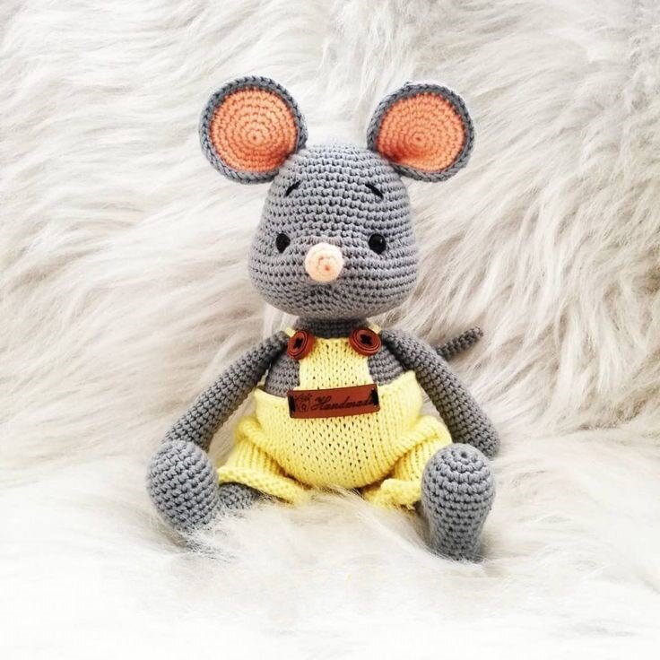 Mouse Gustavo Amigurumi Free Pattern 2