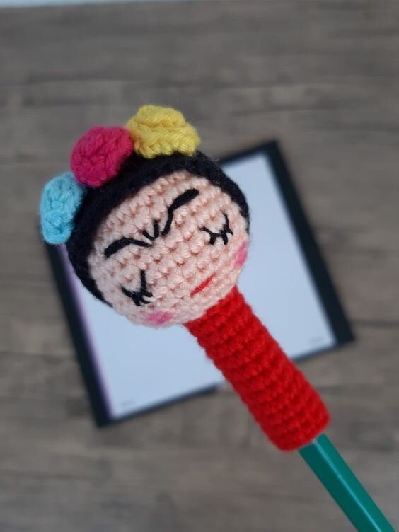 Pencil Shaped Knitted Amigurumi Doll Pattern 7