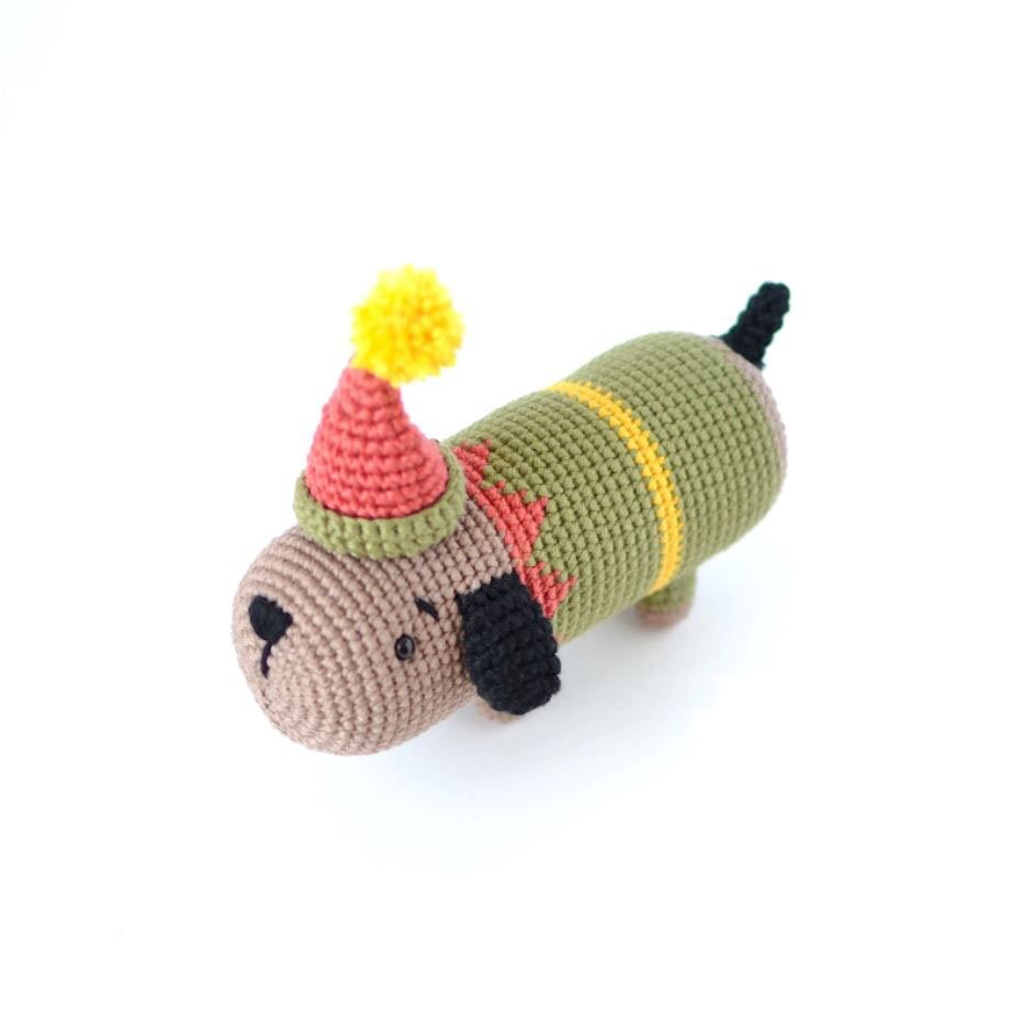 Shelf Sausage Dog Amigurumi Free Pattern 2