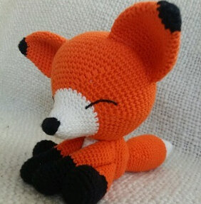 Small Toy Fox Amigurumi Free Pattern 1