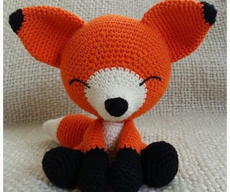 Small Toy Fox Amigurumi Free Pattern