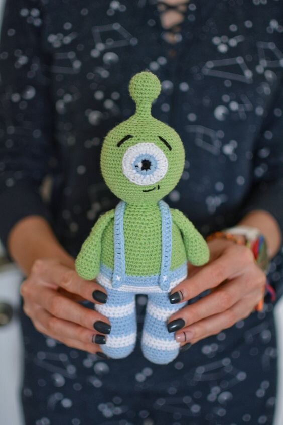 Toy Amigurumi Alien Free Pattern 6