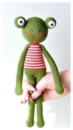 Toy Frog Amigurumi Free Pattern 3