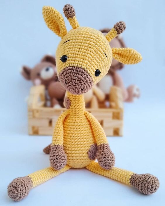 Toy Giraffe Amigurumi Free Pattern 1