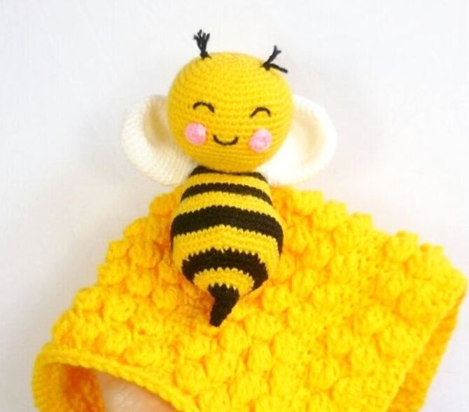 Toy Little Bee Amigurumi Free Pattern 1