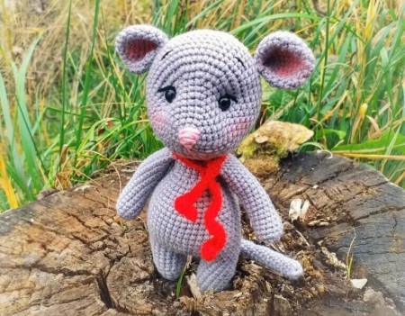 Toy Mouse Amigurumi Free Pattern