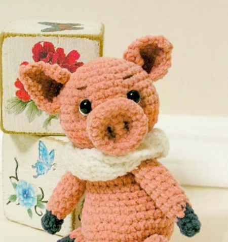 Toy Piglet Amigurumi Free Pattern