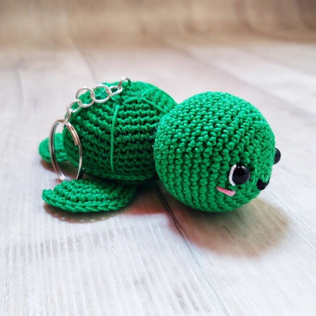 Turtle Keycahin Amigurumi Free Pattern 3