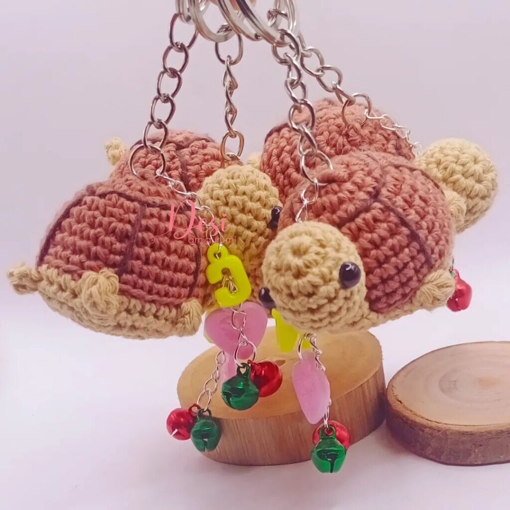 Turtle Keycahin Amigurumi Free Pattern 7